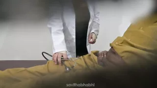 Doctor jerking patient dick in clinic