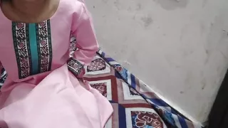 Desi aunty ko sex video dikha kar pel diya