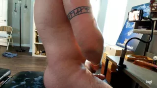 Hung Bodybuilder Worships His Muscles With 20 Ropes of Cum