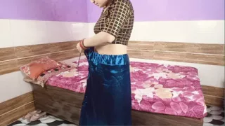 Desi bhabhi was getting dressed. Meanwhile her brother-in-law caught her. Then both of them had a lot of fun in fuck !