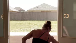 Stretch with Simone Steele