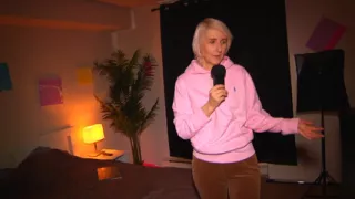 Room tour turned into hot sex