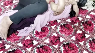 Chachi ke step daughter ko jabar dasti doodh daba kar pela