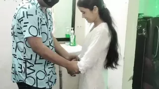 Wife samjh kar step sister ko jabar dasti pakad ke chod diya