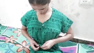 Cute step sister ko paise dekar choda paani nikal diya
