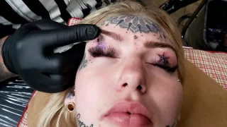 The Extraordinary Amber Luke Gets Eye Lid Tattoos - AltErotic