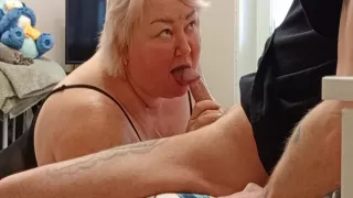 After A Deep Blowjob, I Fill My Stepmoms Mouth With Cum And She Eats It