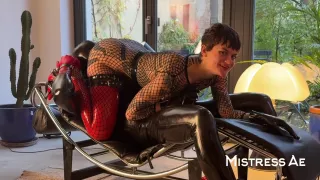 Mistressae - Pigbugs: Facesitting, 69 & Fucking On Chaise Longue