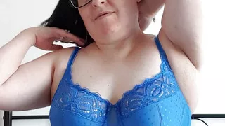 Wife strips showng her tits