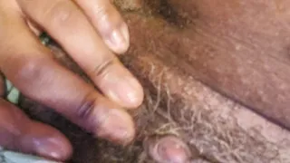 Watch me rub my clit