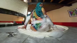 Pussy to Mouth in the Jacuzzi Mia Niqab