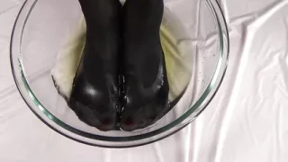 Big Tit Mature Pissing on Nylon Feet