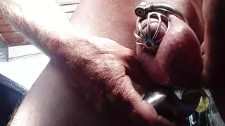 Hand-free cumshot with cage