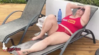 Hot Wife Lena Cox Gets Soaked: Wild Garden Masturbation & Messy Squirts