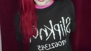 Your Model Stepcousin Knows She Gives You a Hard-on and You Get Horny with Her Photos (in Spanish)