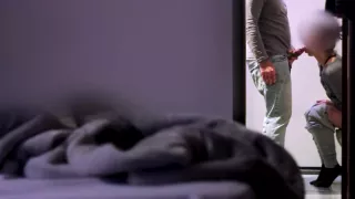 le copain de mon mari me prend dans les toilettes