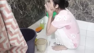 Budha ne meri jawani dekh kar jabar dasti chut mari