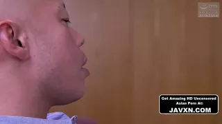 Behaartes Asiagirl in Mund und Möse gefickt