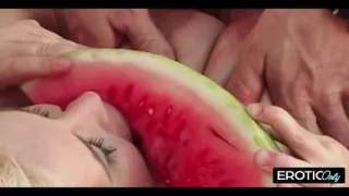 Deutsche MILF fordert mehr beim Friseur