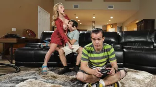 Mom's Got New Boobs! With Ricky Spanish, Joslyn James - Brazzers