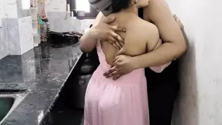 Naukrani ko paise dekar jabar dasti pela