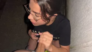 Mamada Arriesgada En Publico-fetiche Con - Mi Vecina