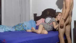 Me Follo A Mi Hermanastra Mientras Esta Descansando Al Lado De Ella 11 Min