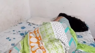 Colombian MILF with a big ass masturbates her big juicy pussy until she reaches a delicious orgasm