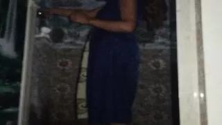 Sister-in-law was taking a bath in the bathroom when Jiju started pelting her from behind.