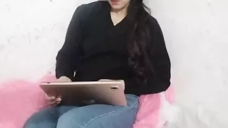 Apne boyfriend ko ghar me band kar ke chudi