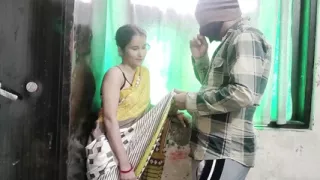 Desi hot aunty ki chut se pani nikal diya