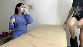 A big ass doctor sucks it on me in the hospital office, I in her hands.