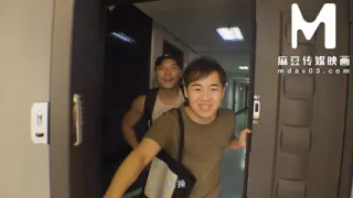 ModelMedia Asia - Seductive poses in tight pants to tempt you into sex