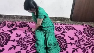 Chachi ka bur chod kar paani nikal diya