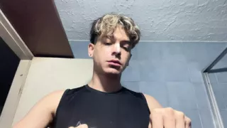 Anndy New Model Broching His Teeh