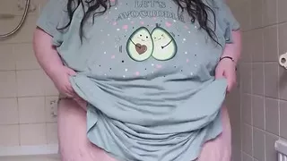 Giant Goddess Ass and Body Show off