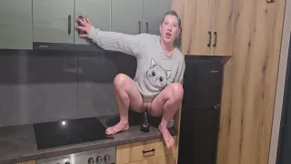 Mature Housewifes Midnight Craving Bbc Fantasy Turns Kitchen Into Her Playground