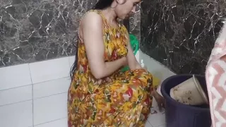 College hostel me ladkiyan ka bathroom MMS video bna liya