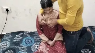 Cute school girl ko paise dekar jabar dasti pakad ke pela