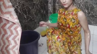 Sister in law ka big bobs bathroom me dekh liya