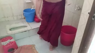 Bhabhi Dress Change in washroom i record this video