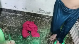 Naukrani ko malik ne paise dekar chod kar pregnant kar diya