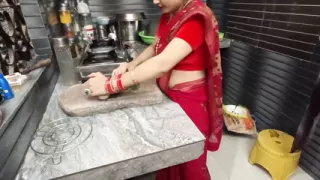 Bhabhi was making medicine for the itching of her pussy in the kitchen, then brother-in-law soothed the itch with his penis.