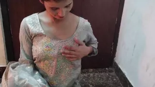 Cute school girl homwork nhi karne par sir ne pel diya