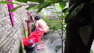 I see my aunty going to take a bath after I hugged and Fucking ass