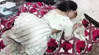 Bhabhi ko gandi gandi video dikha kar jabar dasti pela