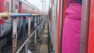 Newly married Bhabhi seduce by bra seller in the home