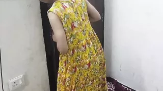 Desi hot girl ko paise dekar jabar dasti pela