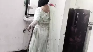 Cute school girl ko paise dekar jabar dasti pakad ke pel diya