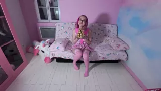 Young Bitch Shoves Bottle up Her Ass